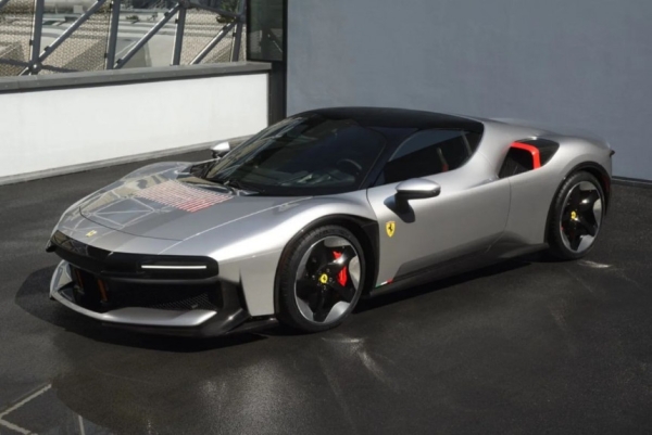 В Калифорнии представлен гиперкар Ferrari CZ26