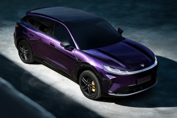 Представлен недорогой кроссовер Arcfox &alpha;T7 от концерна BAIC