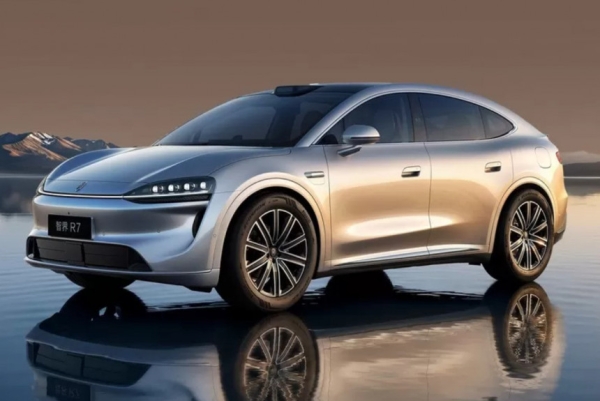 Обновленный Luxeed R7: прежняя внешность и другой интерьер