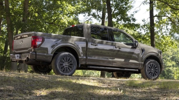 Ford F-150 обрел новый двигатель и модное исполнение Ford F-150 обрел новый двигатель и модное исполнение