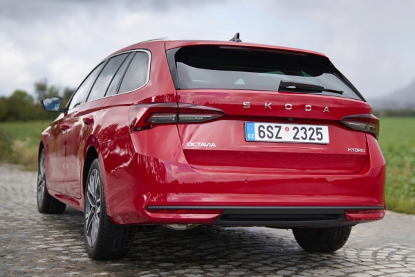 Skoda Octavia: теперь и последовательно-параллельный гибрид Skoda Octavia: теперь и последовательно-параллельный гибрид