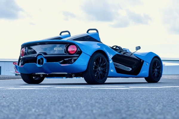 Zenos E10: до 480 л.с. на тонну и цена от 150 тысяч долларов Zenos E10: до 480 л.с. на тонну и цена от 150 тысяч долларов