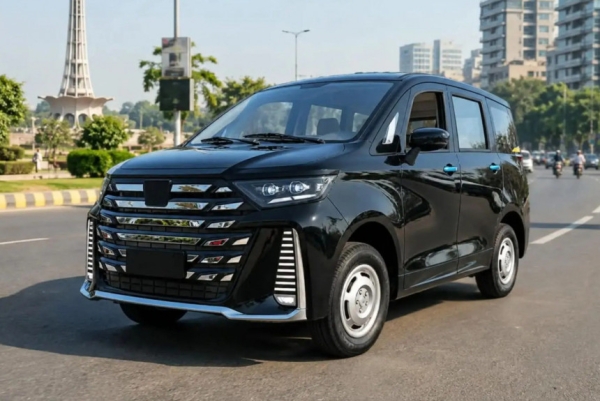 Nora Metro из Пакистана: &laquo;клон&raquo; минивэнов Toyota с электромотором на 5,5 л.с.