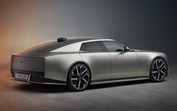 Представлен Jaguar Type 01: буйный модернизм и 1360 сил