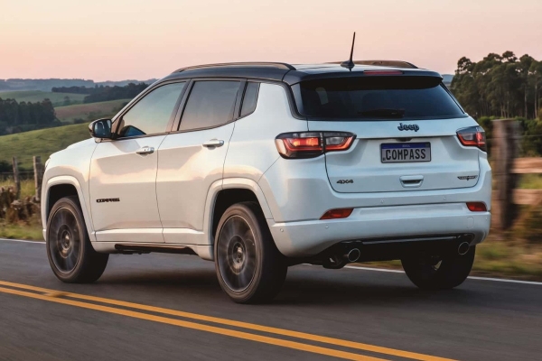 Jeep Compass предыдущего поколения остается в строю: модернизация в Бразилии Jeep Compass предыдущего поколения остается в строю: модернизация в Бразилии