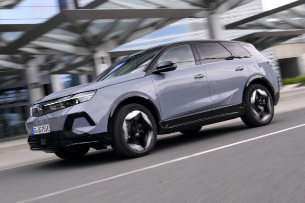 Кроссовер Opel Grandland обзавелся полным приводом Кроссовер Opel Grandland обзавелся полным приводом