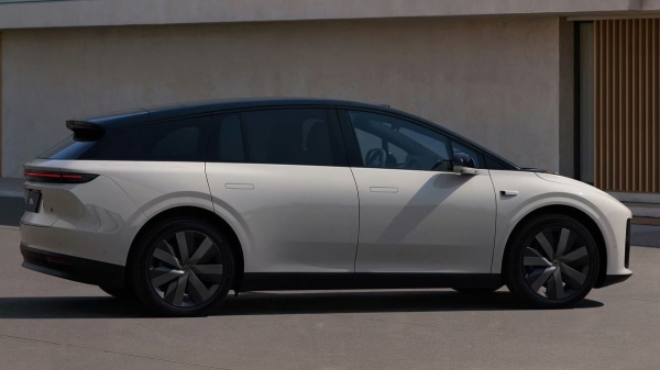 Анонсирован младший электрический кроссовер Li i6 Анонсирован младший электрический кроссовер Li i6