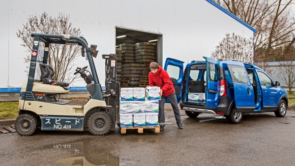 Загружаем трудоголиков Renault Dokker и Lada Largus Загружаем трудоголиков Renault Dokker и Lada Largus
