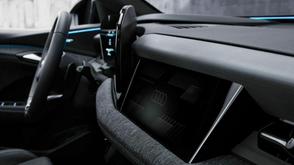 Audi рассекретила салон нового кроссовера Q6 e-tron
