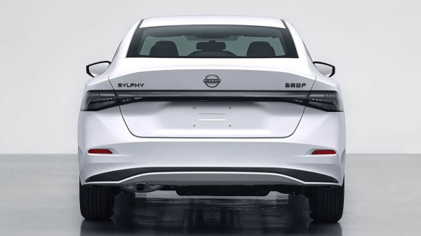 Седан Nissan Sylphy/Sentra готовится к масштабному обновлению Седан Nissan Sylphy/Sentra готовится к масштабному обновлению