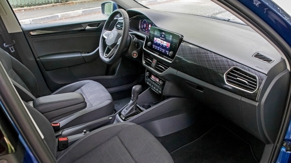 Устраиваем блиц новому лифтбеку Volkswagen Polo Устраиваем блиц новому лифтбеку Volkswagen Polo