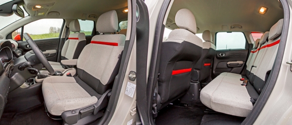 Мокнем в поле с кроссоверами Kia Soul и Citroen C3 Aircross Мокнем в поле с кроссоверами Kia Soul и Citroen C3 Aircross