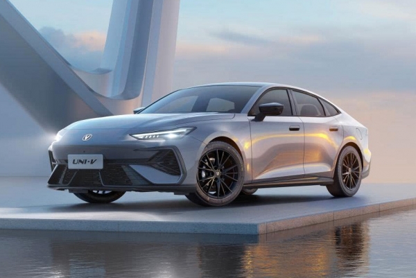 Лифтбек Changan Uni-V масштабно обновлен