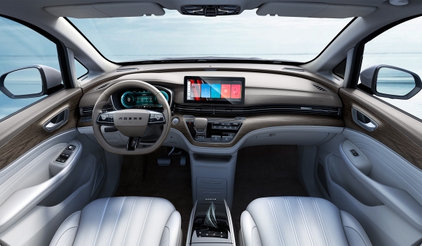 Новый электрический минивэн Roewe iMAX8 EV: больше роскоши