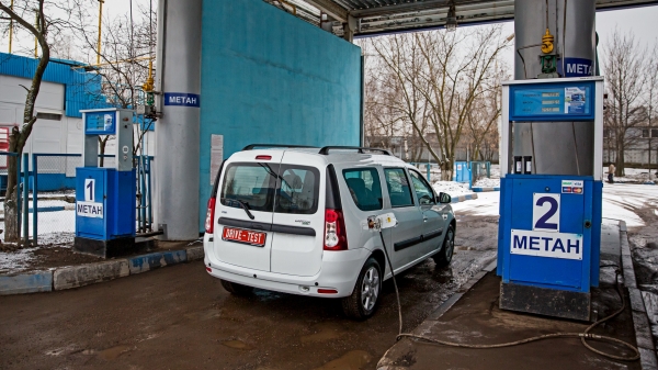 Загружаем трудоголиков Renault Dokker и Lada Largus Загружаем трудоголиков Renault Dokker и Lada Largus