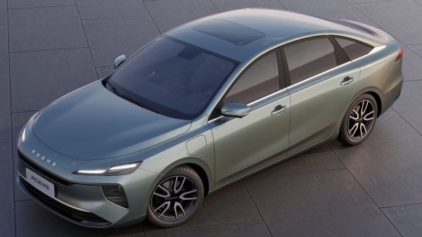 Электрический седан Roewe D6 приготовился к дебюту