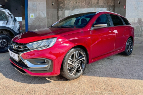 Обновленная Лада Веста Спорт: пять дверей и шесть передач