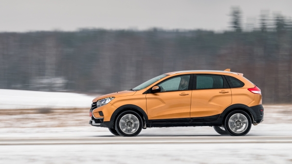 Сводим псевдокроссоверы Lada Xray Cross и Brilliance V3 Сводим псевдокроссоверы Lada Xray Cross и Brilliance V3