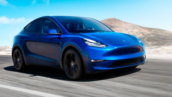 Компания Tesla исключила провод для зарядки из перечня стандартного оснащения электромобилей