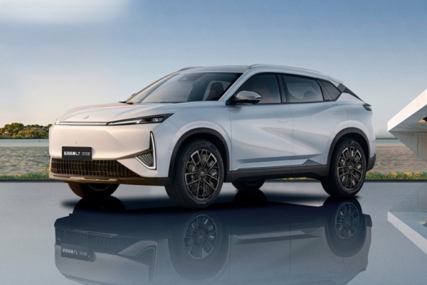 Представлен доступный и дальнобойный кроссовер Dongfeng Aeolus L7