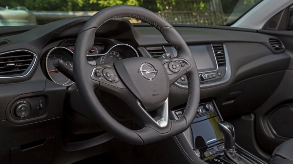 Верим во&nbsp;всё немецкое с&nbsp;кроссовером Opel Grandland X