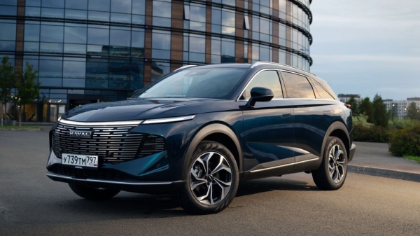 Модернизированный Haval F7 стал мощнее и технологичнее