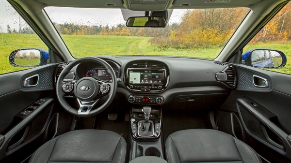 Мокнем в поле с кроссоверами Kia Soul и Citroen C3 Aircross Мокнем в поле с кроссоверами Kia Soul и Citroen C3 Aircross