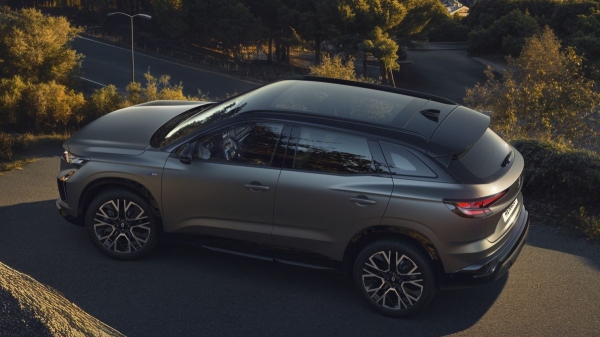 Кроссовер Renault Austral сменил выражение лица