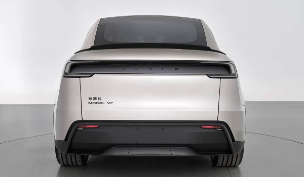 Сертифицирована удлиненная Tesla Model Y L с шестиместным салоном Сертифицирована удлиненная Tesla Model Y L с шестиместным салоном