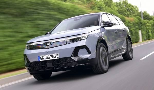 Кроссовер Opel Grandland обзавелся полным приводом Кроссовер Opel Grandland обзавелся полным приводом