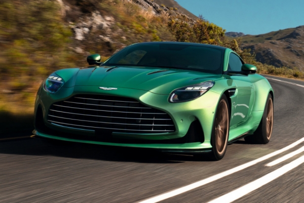 Представлен суперкар Aston Martin DB12: цифровая эра Представлен суперкар Aston Martin DB12: цифровая эра