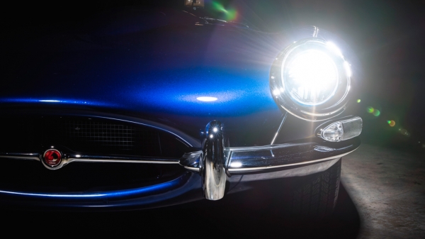 Компания Jaguar выпустила эксклюзивный E-Type в честь платинового юбилея Елизаветы II