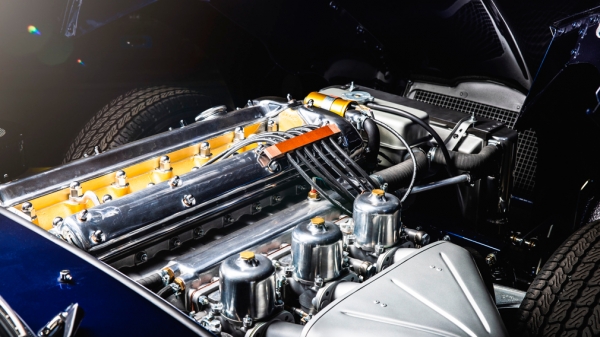 Компания Jaguar выпустила эксклюзивный E-Type в честь платинового юбилея Елизаветы II