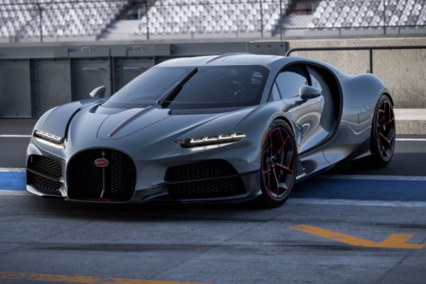 Для гиперкара Bugatti Tourbillon предложен пакет доработок Equipe Pur Sang Для гиперкара Bugatti Tourbillon предложен пакет доработок Equipe Pur Sang