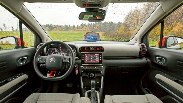 Мокнем в поле с кроссоверами Kia Soul и Citroen C3 Aircross Мокнем в поле с кроссоверами Kia Soul и Citroen C3 Aircross