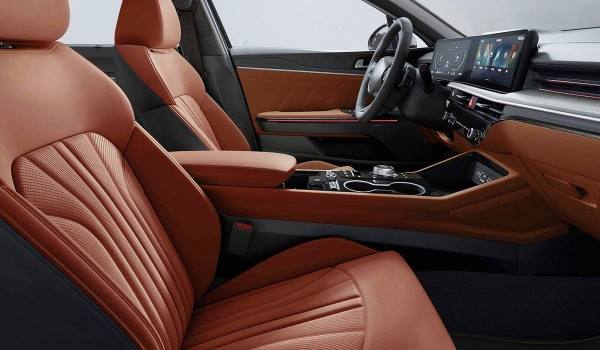 Обновленный седан Kia К5 представлен в Корее Обновленный седан Kia К5 представлен в Корее