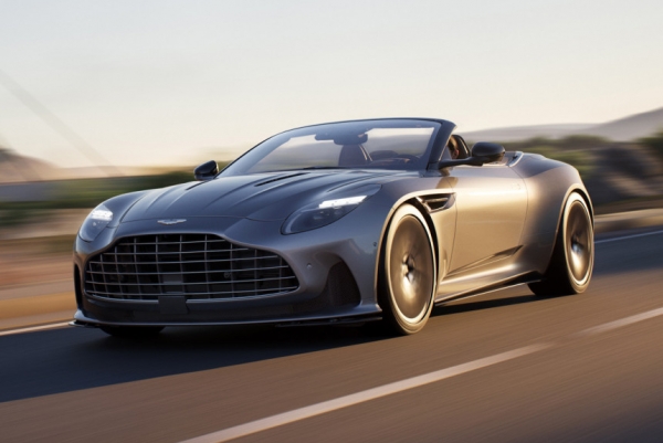 Новый кабриолет Aston Martin DB12 Volante приблизился к купе Новый кабриолет Aston Martin DB12 Volante приблизился к купе