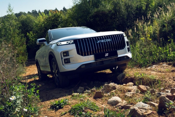 Jaecoo J7 в упрощенных версиях: объявлены цены Jaecoo J7 в упрощенных версиях: объявлены цены