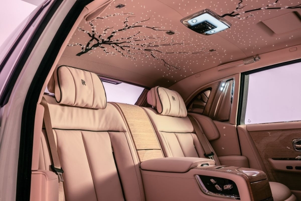 Rolls-Royce Phantom Cherry Blossom расцвел японской сакурой