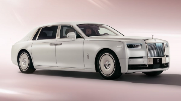 Rolls-Royce Phantom Cherry Blossom расцвел японской сакурой