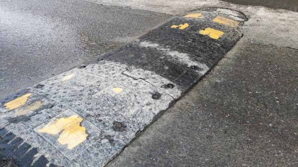 Эксперты рассказали, как правильно проезжать «лежачие полицейские» для сохранения подвески автомобиля Эксперты рассказали, как правильно проезжать «лежачие полицейские» для сохранения подвески автомобиля