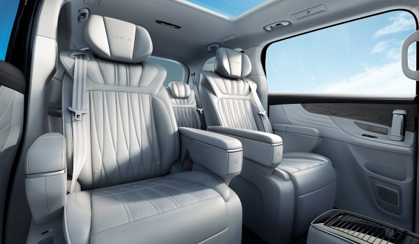 Новый электрический минивэн Roewe iMAX8 EV: больше роскоши