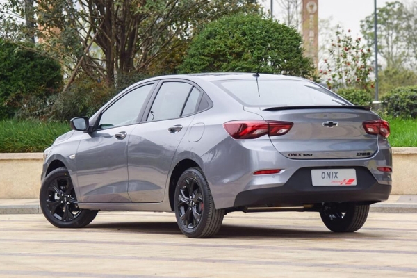 Дилеры в РФ получили недорогие городские седаны Chevrolet Дилеры в РФ получили недорогие городские седаны Chevrolet