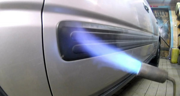 Дьявол в мелочах: зачем перекупы перед продажей обжигают машину горелкой Дьявол в мелочах: зачем перекупы перед продажей обжигают машину горелкой