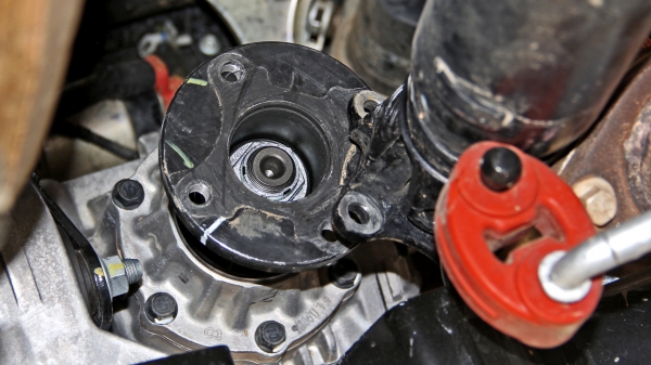 Наводим Changan CS75 FL на Nissan Qashqai и теряем привод Наводим Changan CS75 FL на Nissan Qashqai и теряем привод