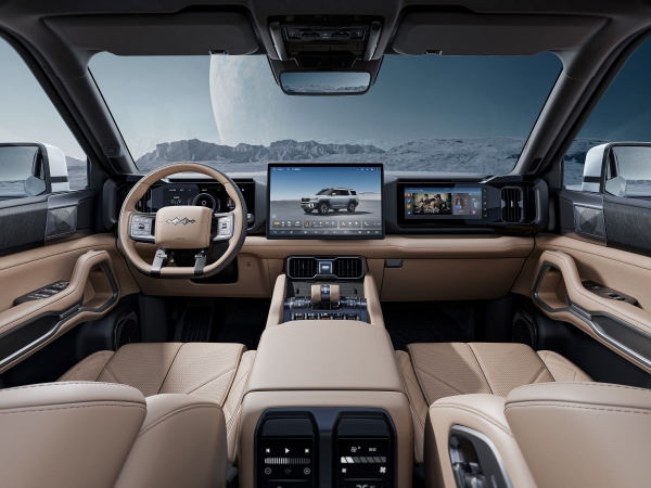 Внедорожник Leopard 8 показал салон с электронным ключом Huawei Внедорожник Leopard 8 показал салон с электронным ключом Huawei