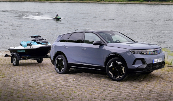 Кроссовер Opel Grandland обзавелся полным приводом Кроссовер Opel Grandland обзавелся полным приводом