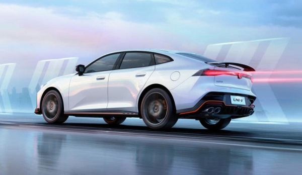 Лифтбек Changan Uni-V масштабно обновлен