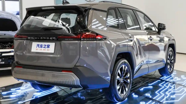 Toyota RAV4: подзаряжаемый гибрид в Японии и Wildlander в Китае Toyota RAV4: подзаряжаемый гибрид в Японии и Wildlander в Китае