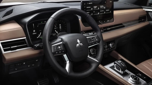 Гибрид Mitsubishi Outlander обновился. Фото новинки Гибрид Mitsubishi Outlander обновился. Фото новинки